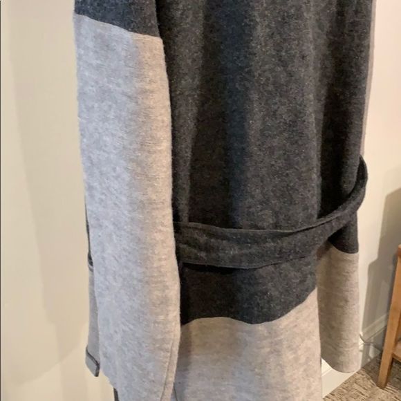 Paraphrase Gray Hooded Sweater Cardigan Sz XL - Picture 5 of 16